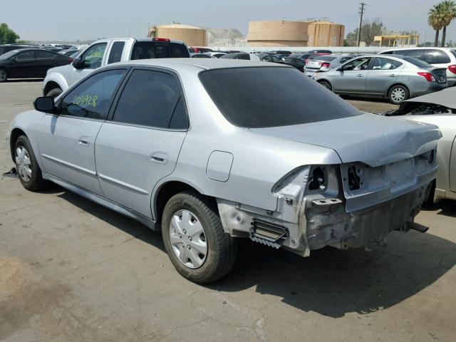 1HGCF86651A112084 - 2001 HONDA ACCORD VAL SILVER photo 3