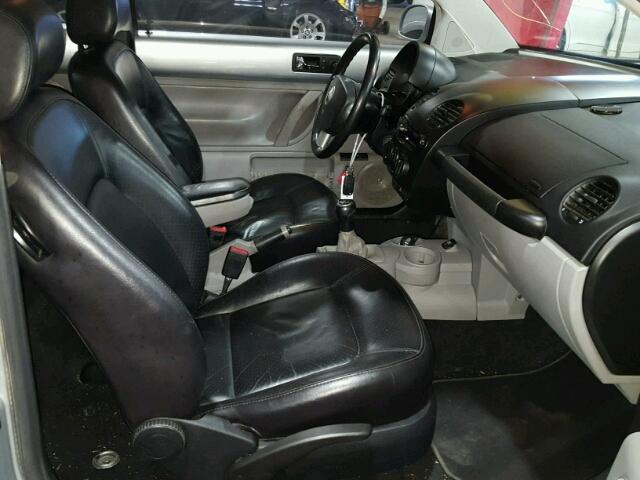 3VWDD21C13M426563 - 2003 VOLKSWAGEN NEW BEETLE 银色 照片 5