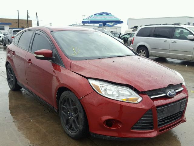 1FADP3K28FL219329 - 2015 FORD FOCUS SE MAROON photo 1