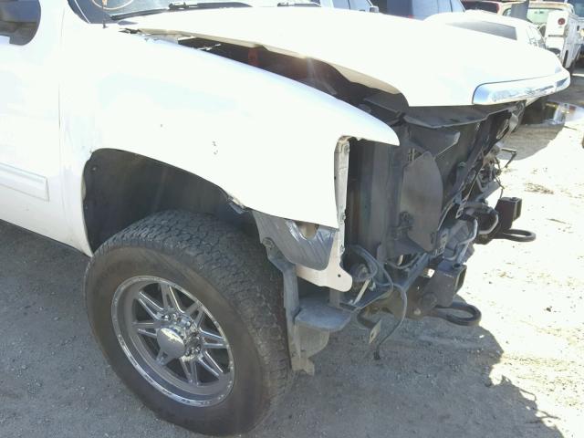 1GTHK23608F132287 - 2008 GMC SIERRA K25 WHITE photo 9