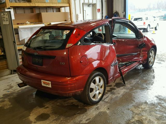 3FAFP31303R127891 - 2003 FORD FOCUS ZX3 RED photo 4