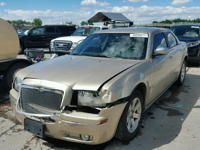 2C3KA53G06H308225 - 2006 CHRYSLER 300 TOURIN GOLD photo 2