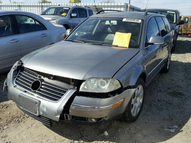 WVWCD63B95E012417 - 2005 VOLKSWAGEN PASSAT GLS GRAY photo 2