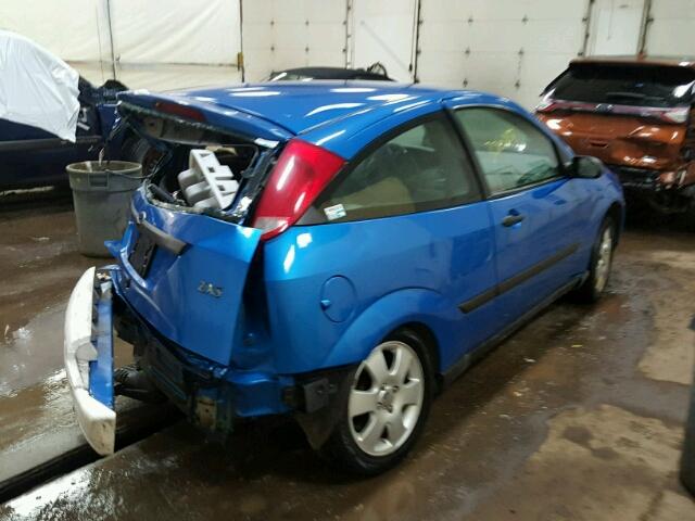 3FAFP31382R231978 - 2002 FORD FOCUS ZX3 BLUE photo 4