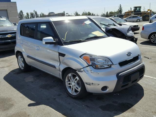 KNDJT2A22A7038667 - 2010 KIA SOUL + SILVER photo 1