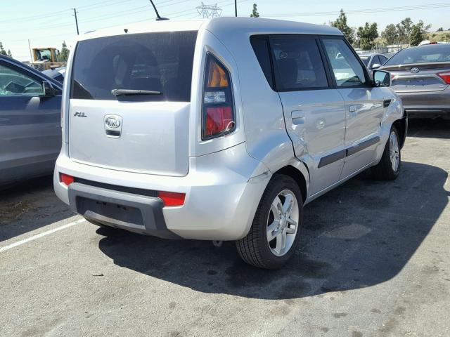 KNDJT2A22A7038667 - 2010 KIA SOUL + SILVER photo 4