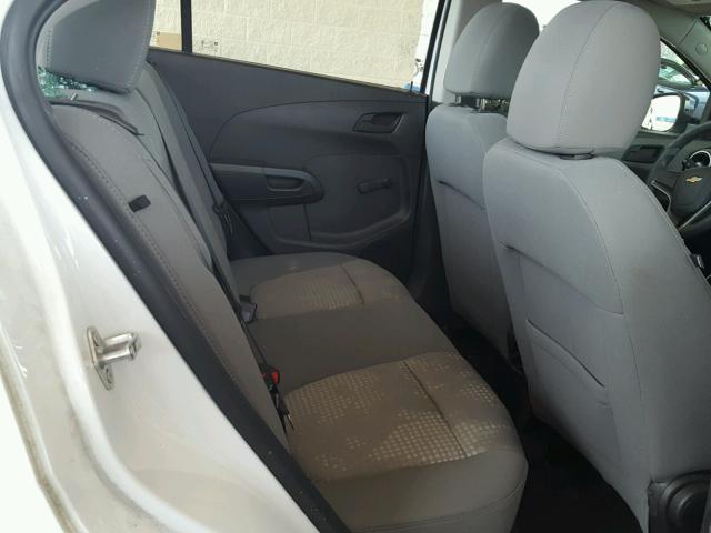 1G1JA5SH3F4133895 - 2015 CHEVROLET SONIC LS WHITE photo 6