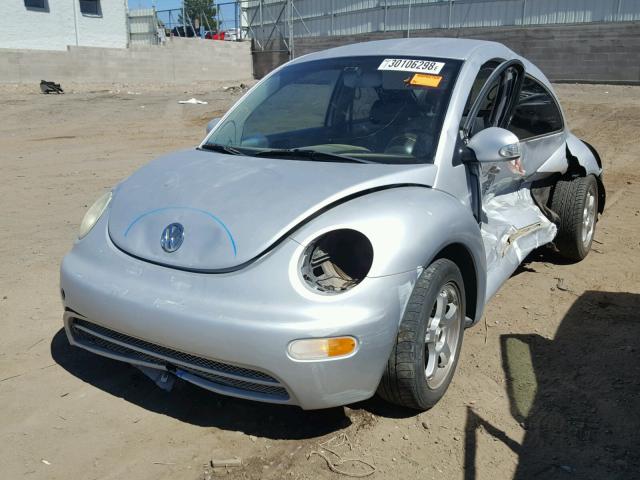 3VWBK31C65M409604 - 2005 VOLKSWAGEN NEW BEETLE SILVER photo 2