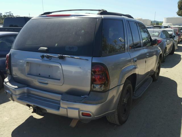 1GNDS13S722320798 - 2002 CHEVROLET TRAILBLAZE RED photo 4