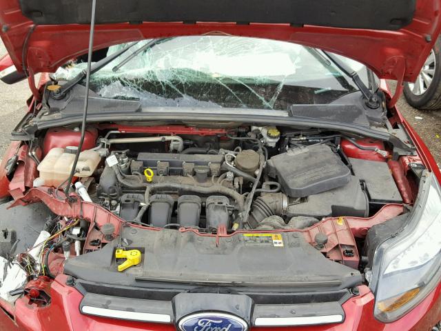 1FAHP3N26CL407968 - 2012 FORD FOCUS TITA RED photo 7