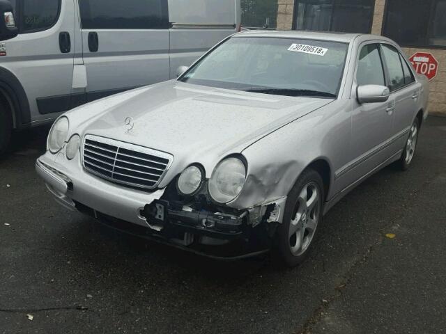 WDBJF70J72B460718 - 2002 MERCEDES-BENZ E 430 SILVER photo 2