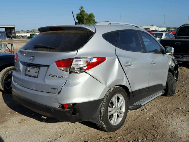 KM8JUCAC7DU576049 - 2013 HYUNDAI TUCSON GLS SILVER photo 4