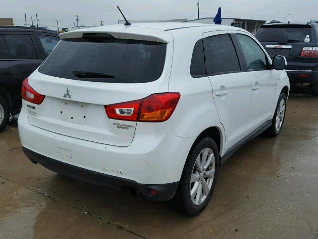 4A4AP3AU1EE021297 - 2014 MITSUBISHI OUTLANDER WHITE photo 4