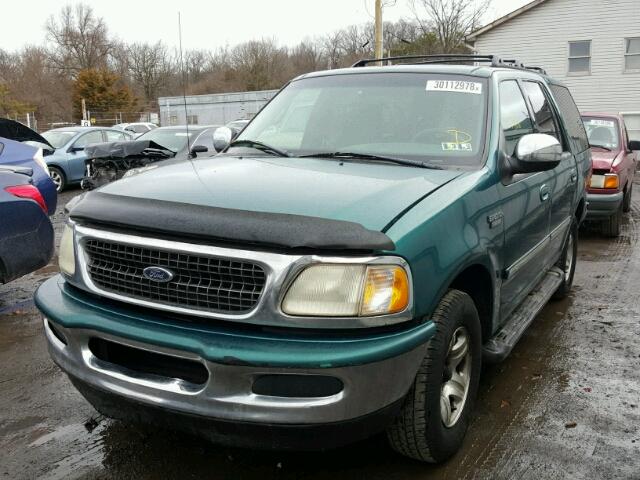 1FMRU17L2WLA39368 - 1998 FORD EXPEDITION GREEN photo 2