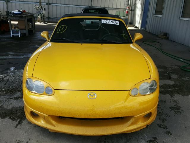 JM1NB353320227173 - 2002 MAZDA MX-5 MIATA YELLOW photo 9