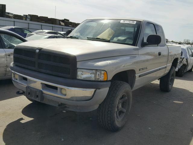 3B7HF13Z2YG138616 - 2000 DODGE RAM 1500 SILVER photo 2