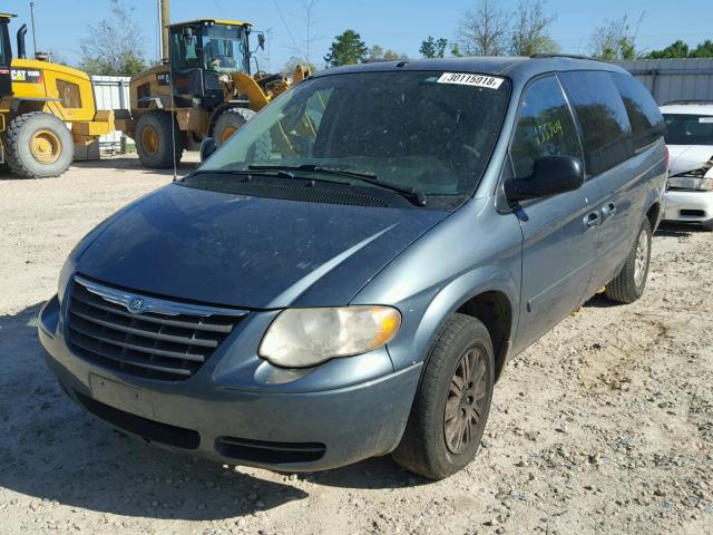 2A4GP44R66R904566 - 2006 CHRYSLER TOWN & COU GREEN photo 2