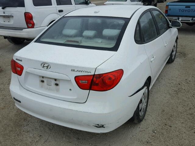 KMHDU46DX7U145598 - 2007 HYUNDAI ELANTRA GL WHITE photo 4