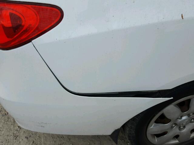 KMHDU46DX7U145598 - 2007 HYUNDAI ELANTRA GL WHITE photo 9