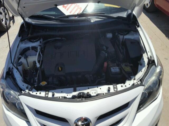 5YFBU4EE0DP155443 - 2013 TOYOTA COROLLA BA WHITE photo 7