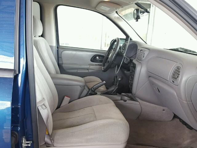 1GNDT13S152355001 - 2005 CHEVROLET TRAILBLAZE BLUE photo 5