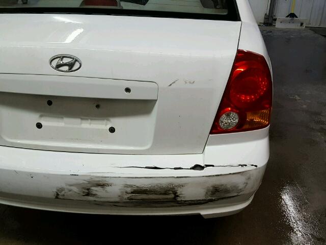 KMHCG45C33U466209 - 2003 HYUNDAI ACCENT GL WHITE photo 9