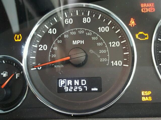 1J8HG48K58C154766 - 2008 JEEP COMMANDER GREEN photo 8