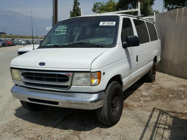 1FBSS31S61HA24251 - 2001 FORD ECONOLINE WHITE photo 2