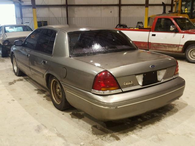 2FAFP74W91X114438 - 2001 FORD CROWN VICT GRAY photo 3
