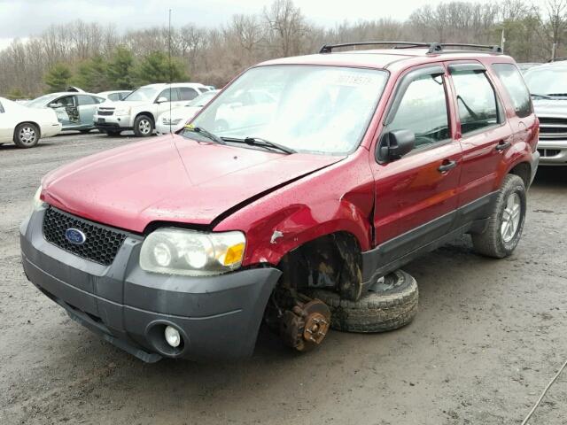 1FMYU92Z15KA90113 - 2005 FORD ESCAPE XLS BURGUNDY photo 2