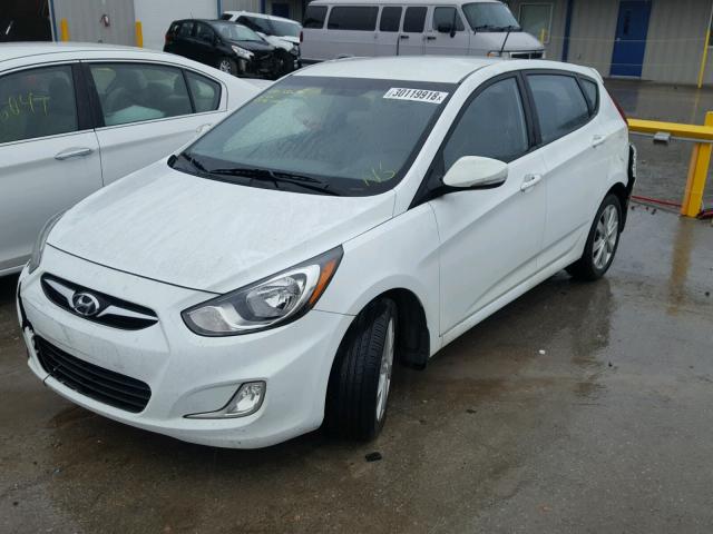 KMHCU5AE4DU087226 - 2013 HYUNDAI ACCENT GLS WHITE photo 2