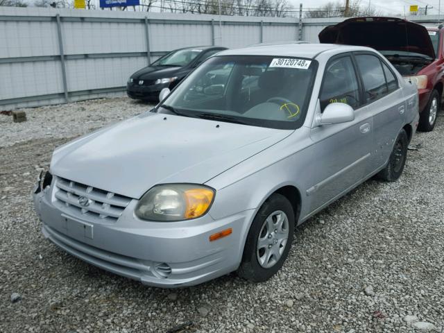 KMHCG45C65U674183 - 2005 HYUNDAI ACCENT GL SILVER photo 2