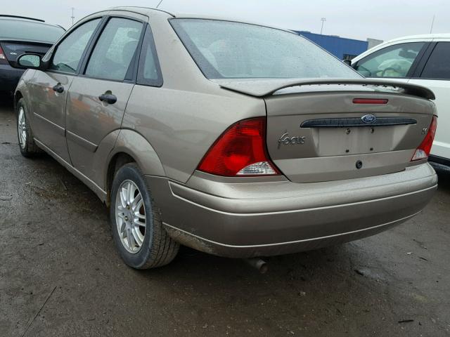 1FAFP34363W230080 - 2003 FORD FOCUS SE C GOLD photo 3