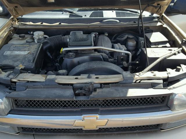 1GNDT13S452351136 - 2005 CHEVROLET TRAILBLAZE TAN photo 7