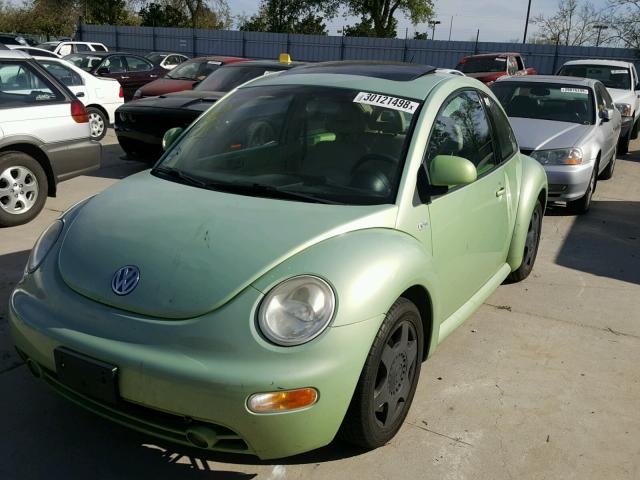 3VWCC21C6YM446331 - 2000 VOLKSWAGEN NEW BEETLE 绿色 照片 2