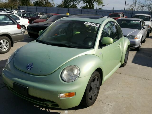 3VWCC21C6YM446331 - 2000 VOLKSWAGEN NEW BEETLE GREEN photo 2