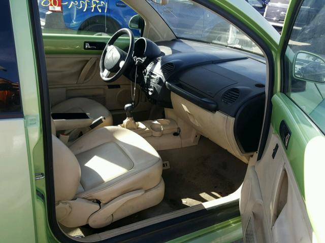 3VWCC21C6YM446331 - 2000 VOLKSWAGEN NEW BEETLE GREEN photo 5