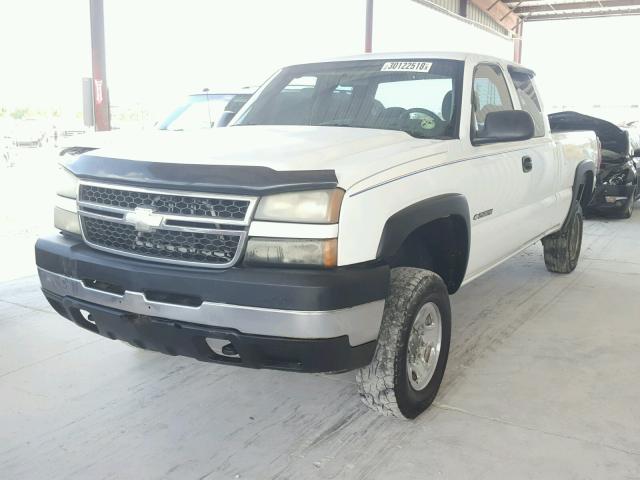 1GCHK29U16E133179 - 2006 CHEVROLET SILVERADO WHITE photo 2