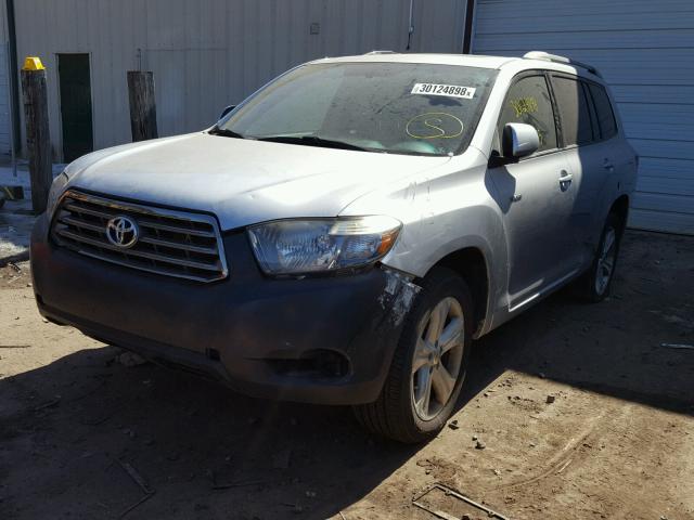 JTEES43A382026440 - 2008 TOYOTA HIGHLANDER SILVER photo 2