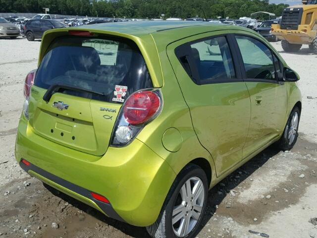 KL8CD6S98DC522341 - 2013 CHEVROLET SPARK GREEN photo 4