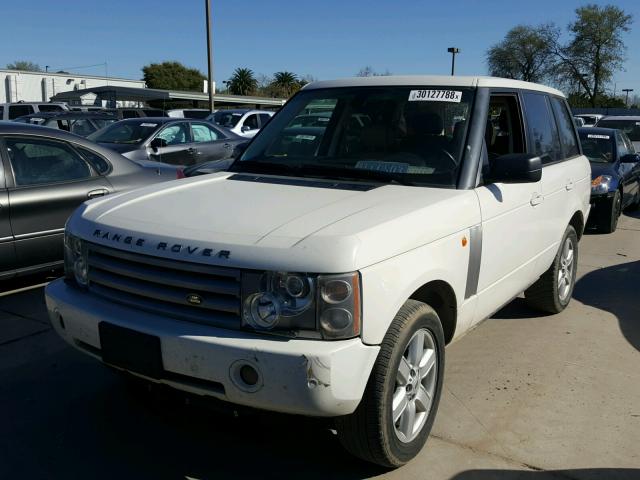 SALME11465A189743 - 2005 LAND ROVER RANGE ROVE WHITE photo 2