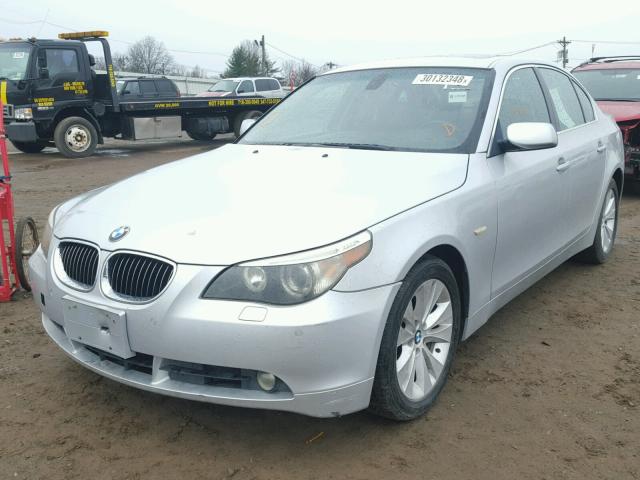 WBANB33535CN66276 - 2005 BMW 545 I SILVER photo 2