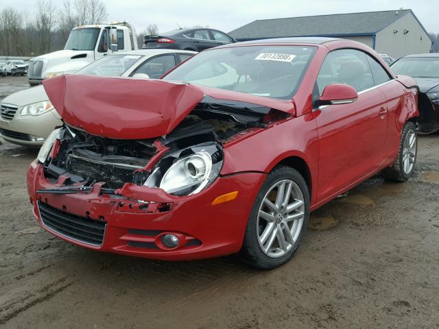 WVWFA71F88V024290 - 2008 VOLKSWAGEN EOS LUX Красный фото 2