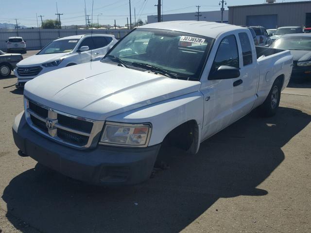 1D3HW32N98S586992 - 2008 DODGE DAKOTA SXT WHITE photo 2