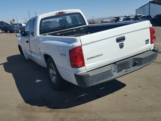 1D3HW32N98S586992 - 2008 DODGE DAKOTA SXT WHITE photo 3