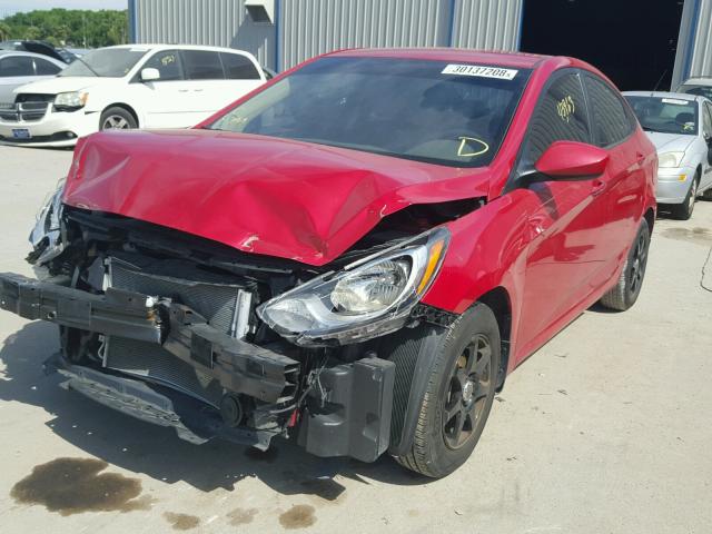 KMHCT4AEXDU287931 - 2013 HYUNDAI ACCENT GLS RED photo 2