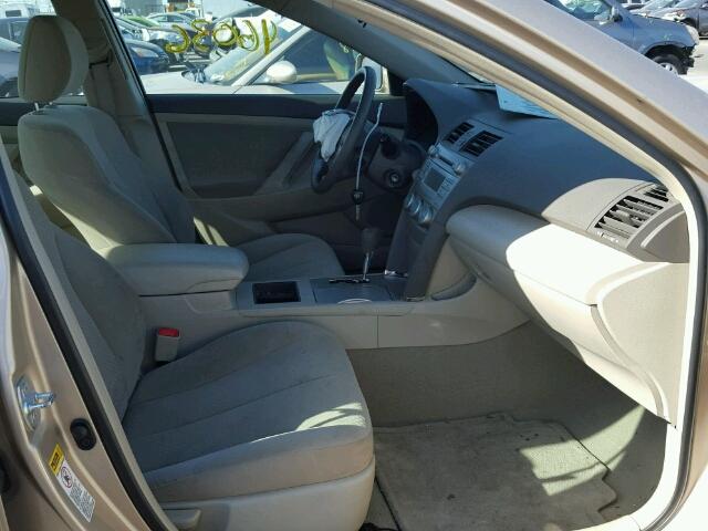 4T4BE46K39R059688 - 2009 TOYOTA CAMRY BASE GOLD photo 5