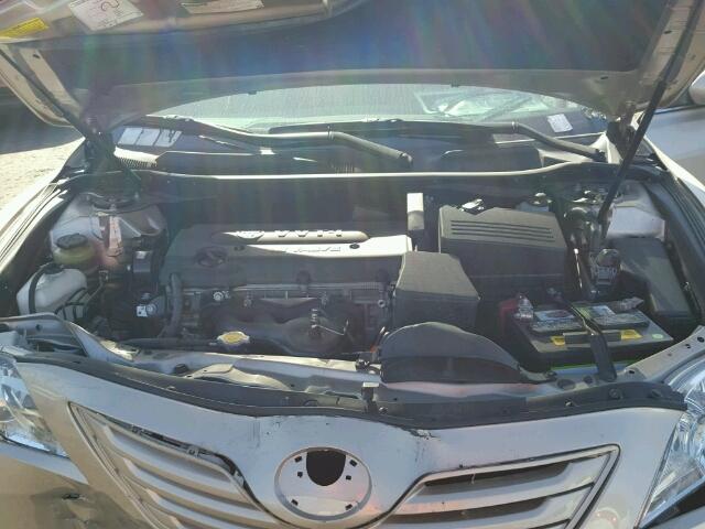 4T4BE46K39R059688 - 2009 TOYOTA CAMRY BASE GOLD photo 7