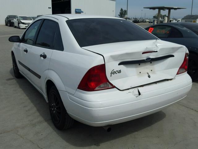 1FAFP33P12W241054 - 2002 FORD FOCUS LX WHITE photo 3