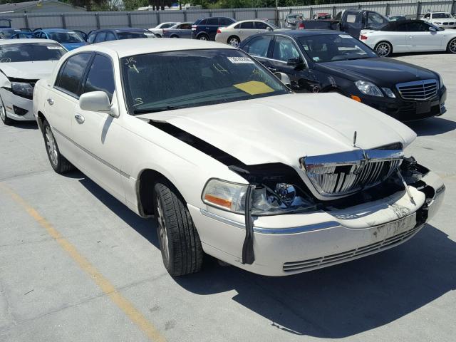 1LNHM81V17Y610321 - 2007 LINCOLN TOWN CAR S WHITE photo 1